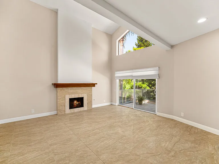 3751 Prestwick Dr — Photo 7