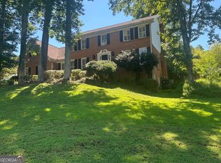 3922 Glen Meadow Dr, Norcross, GA 30092