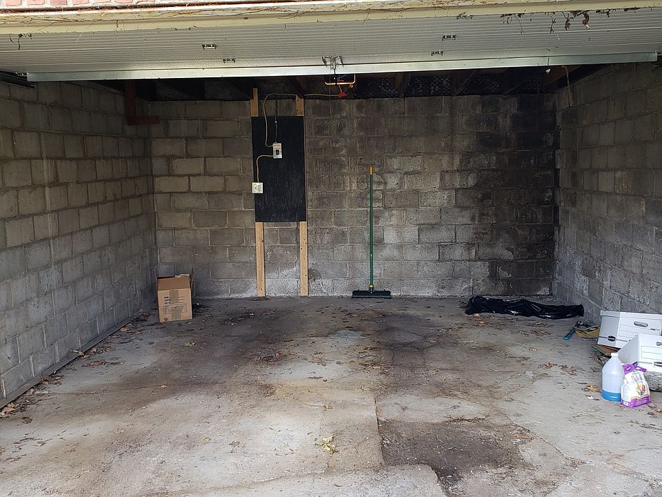 2nd image of 44 Fairlawn Ave