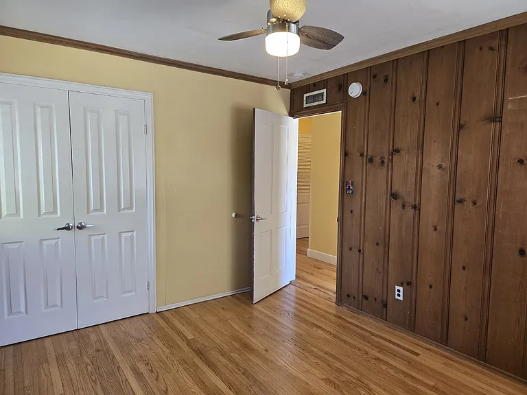 4971 Cresita Dr — Photo 11