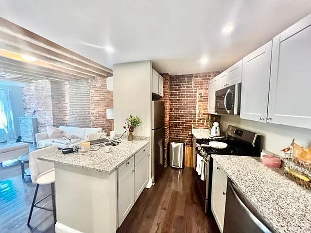 353 Hanover St #3 — Photo 7