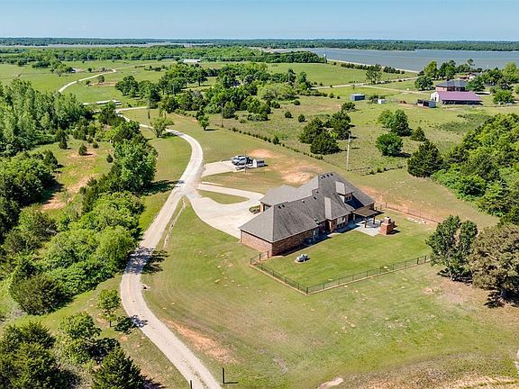 3rd image of 33410 Pecan Grove Rd