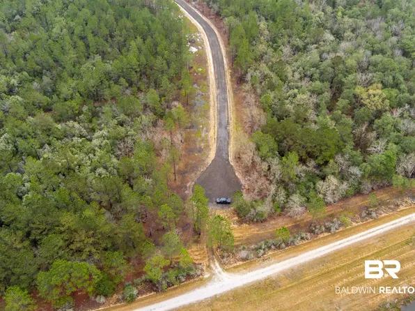 11 Foxtrap Rd, Saraland, AL 36571