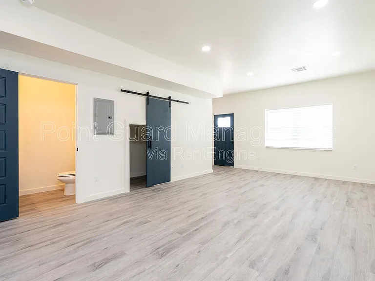 2885 N Oliver St — Photo 38