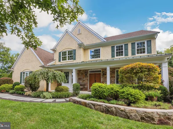 110 Interlachen Ct, Avondale, PA 19311