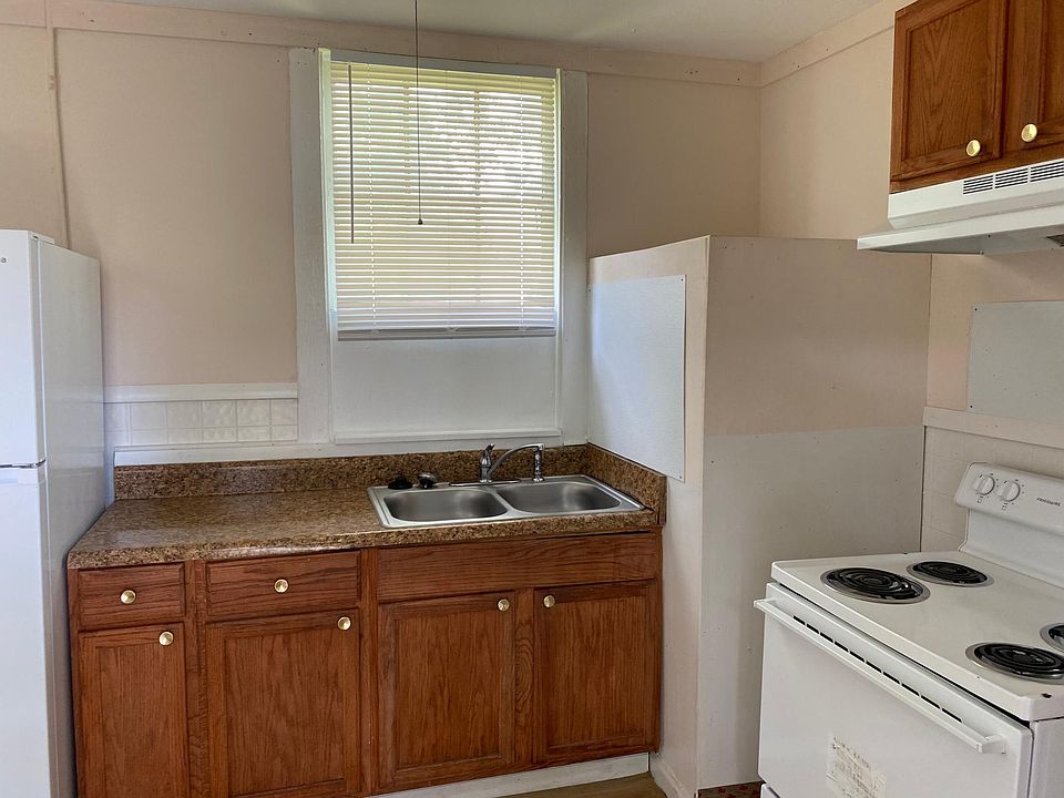 2nd image of 607 Eve St #B