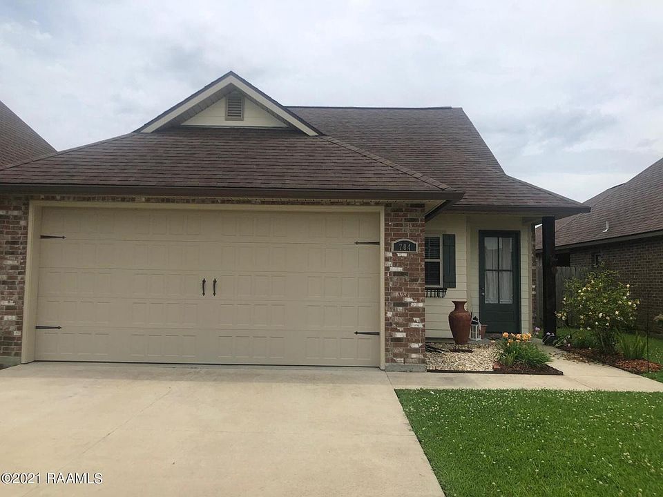 1st image of 704 Highland View Dr