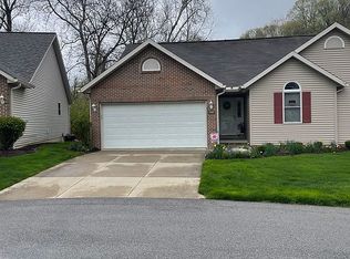 1403 Waters Edge Dr, Akron, OH 44313