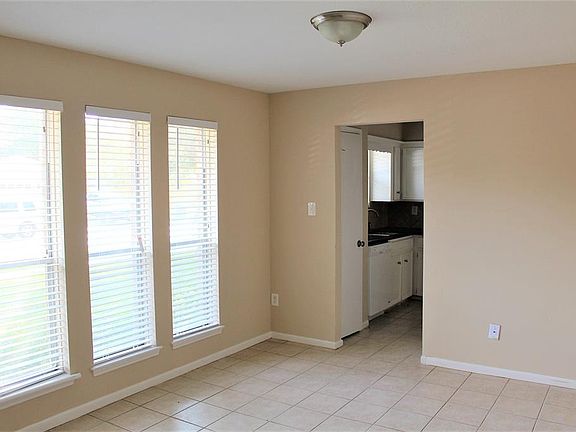 2nd image of 22606 Red River Dr