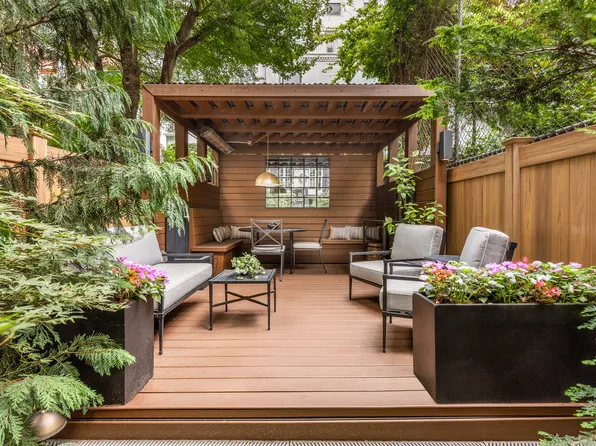 353 West 22nd Street image 2 of 15