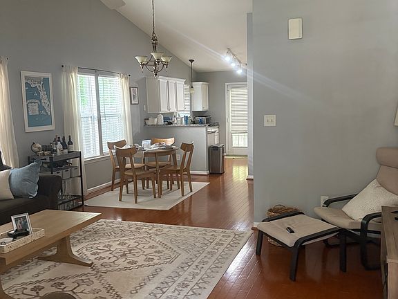 2nd image of 5215 Silabert Ave