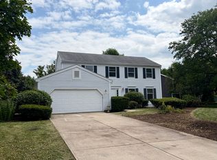 0N421 Winfield Scott Dr, Winfield, IL 60190