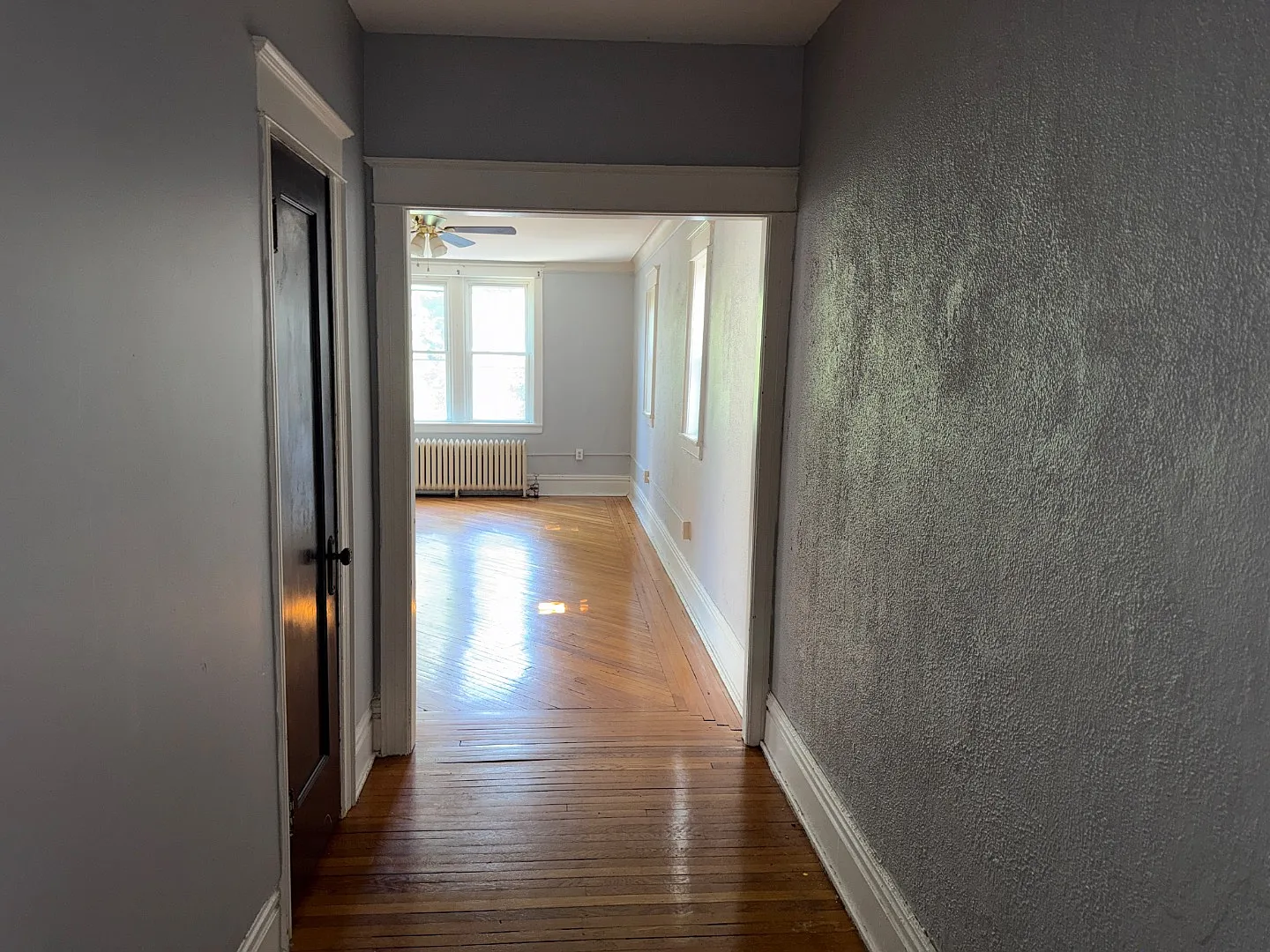 582 Park Ave - 4 — Photo 2