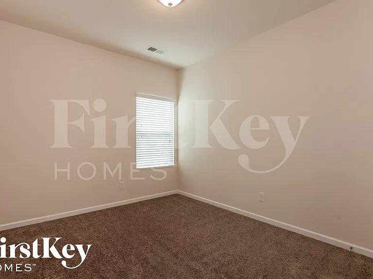 126 Willow Valley Dr — Photo 12