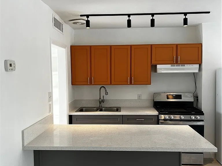 308 W Cincinnati Ave #8 — Photo 5