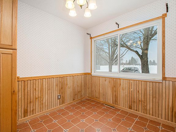 4th image of 4061 S Norway St SE #91
