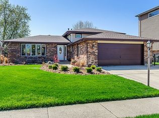 15612 Latrobe Ave, Oak Forest, IL
