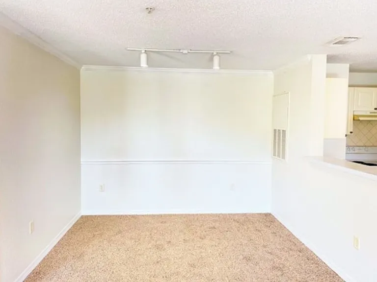 18001 Richmond Place Dr #836 — Photo 4