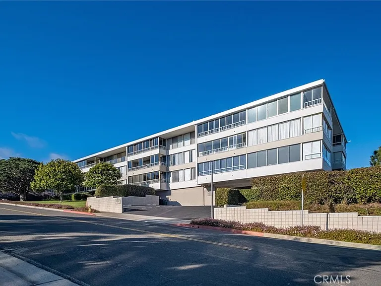 32614 Coastsite Dr #305E — Photo 1