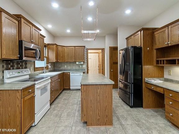 5th image of 7072 Lynwood Ct