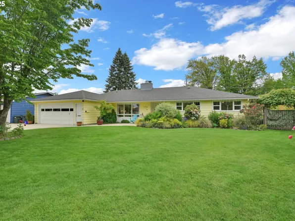 390 Hambletonian Dr, Eugene, OR 97401