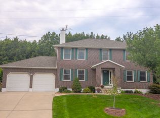 5914 Hallet Ln, Shawnee, KS 66216