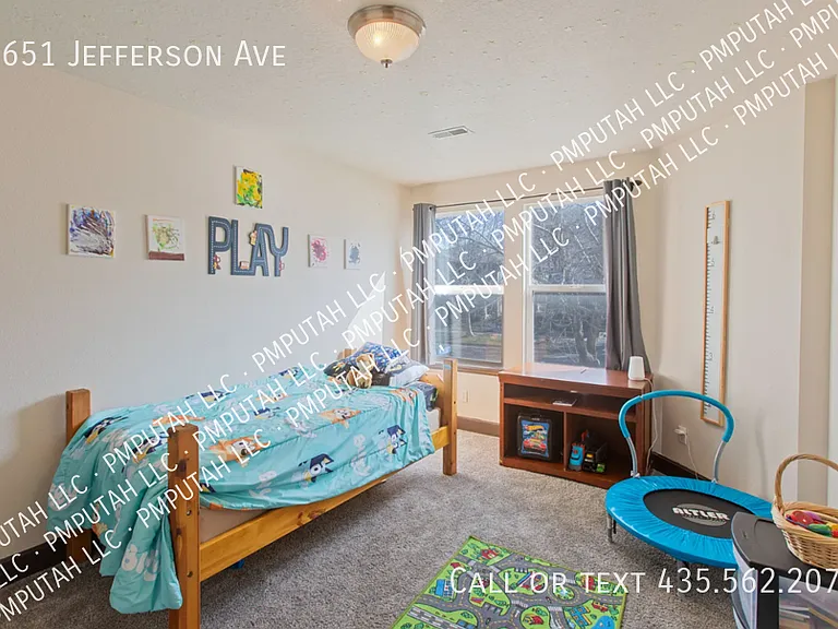 2651 Jefferson Ave — Photo 9