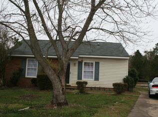 6735 Woodwedge Dr, Charlotte, NC 28227