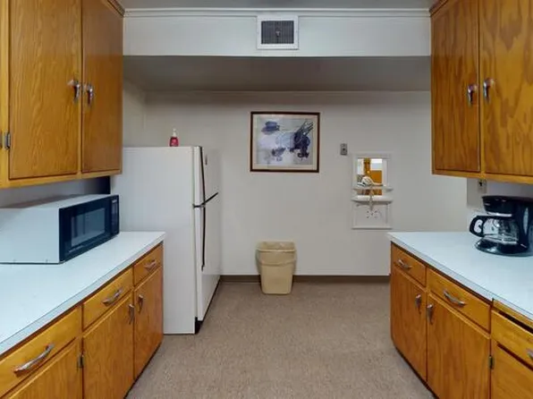 218 N 12th St #1, Bismarck, ND 58501