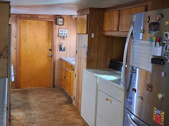 3rd image of 923 W Kohler St