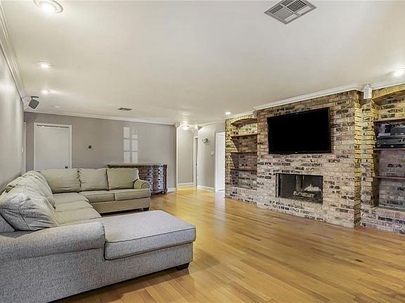 5th image of 27 Monte Carlo Dr