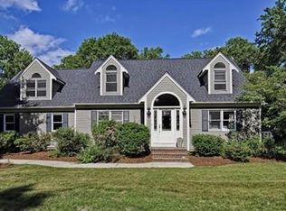 33 King Philip Dr, Rehoboth, MA 02769