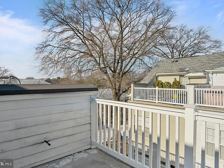 428 N Thomas St — Photo 31