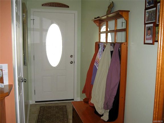 4th image of 76 Crowell Ct