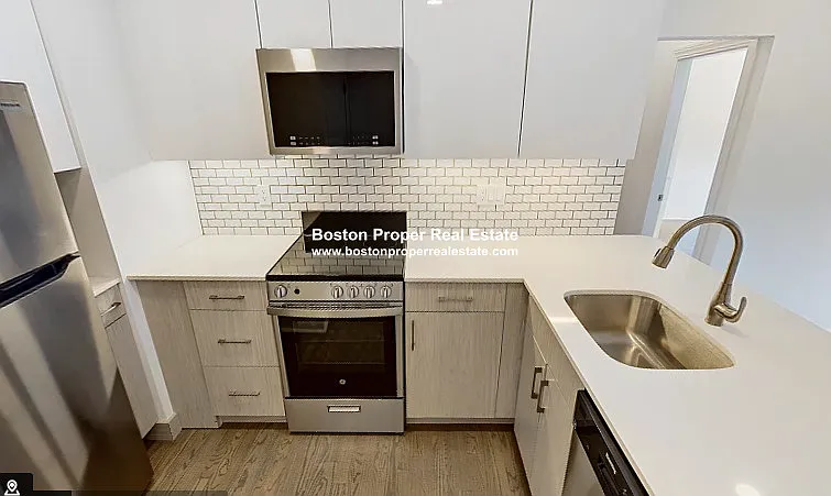 19 Peterborough St #20 — Photo 6