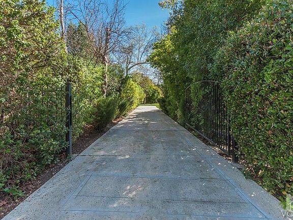 3rd image of 3988 Skelton Canyon Cir