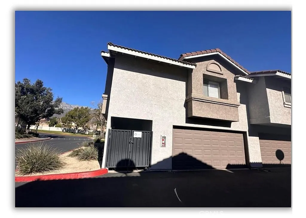 Building Photo - 9920 Highland Ave #A