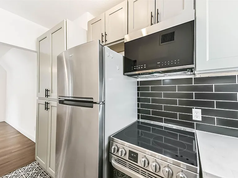 415 Fairview Ave #4 — Photo 4