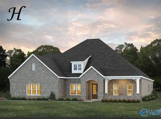 13 Trail Loop Rd, Huntsville, AL 35803