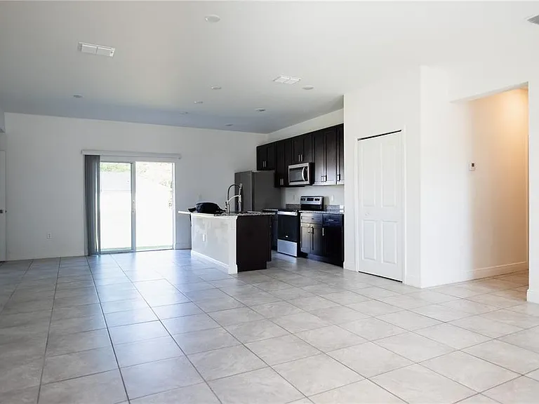 422 Marion Oaks Crse — Photo 2