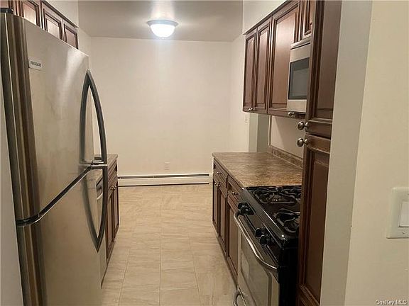 5th image of 7 Brevoort Dr APT 2B