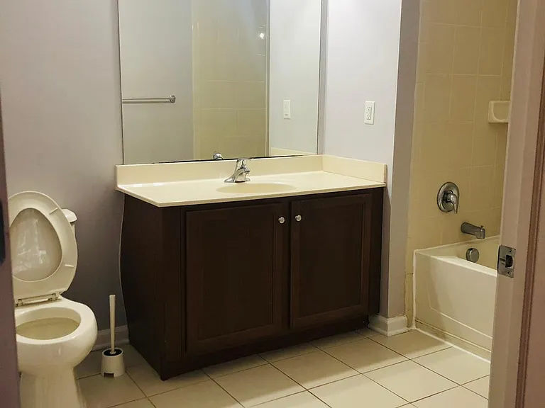 713 Liberty Ct #713 — Photo 2