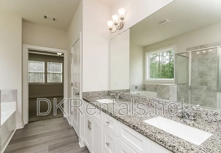 140 Stewart Glen Dr — Photo 9