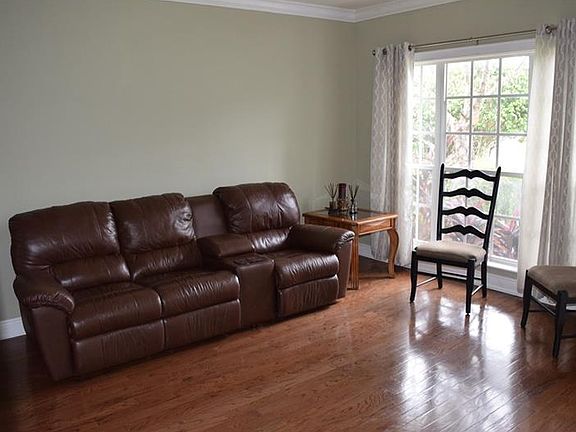 4th image of 1745 Pine Bay Dr