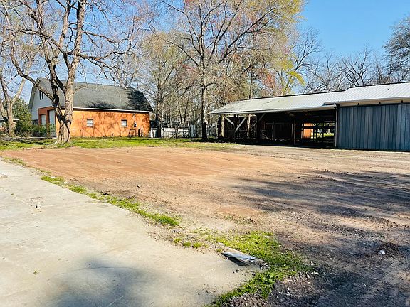 3rd image of 119 Victoria Dr