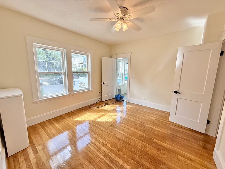 201 Maplewood St #1 — Photo 14
