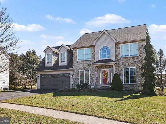 2nd image of 266 Farmhouse Ln