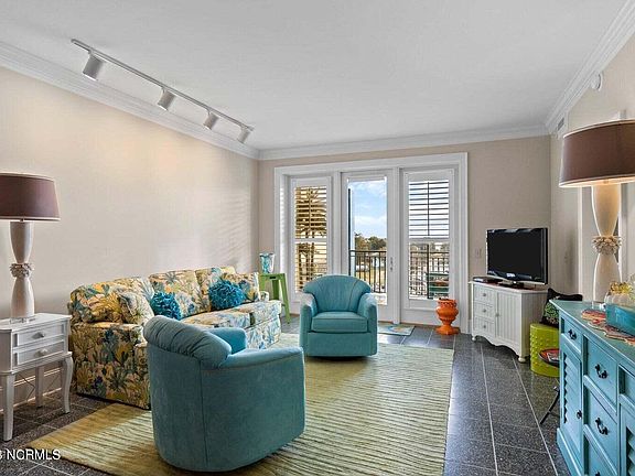 3rd image of 4425 Arendell Street #504