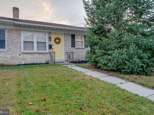 391 Grant Dr, Hanover, PA 17331