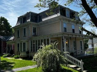 26 Center St, Bloomsbury, NJ 08804